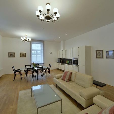 Kolonada Luxury 2 Bedroom Apartment Snezka มาเรียอานซเกลาซนี ภายนอก รูปภาพ